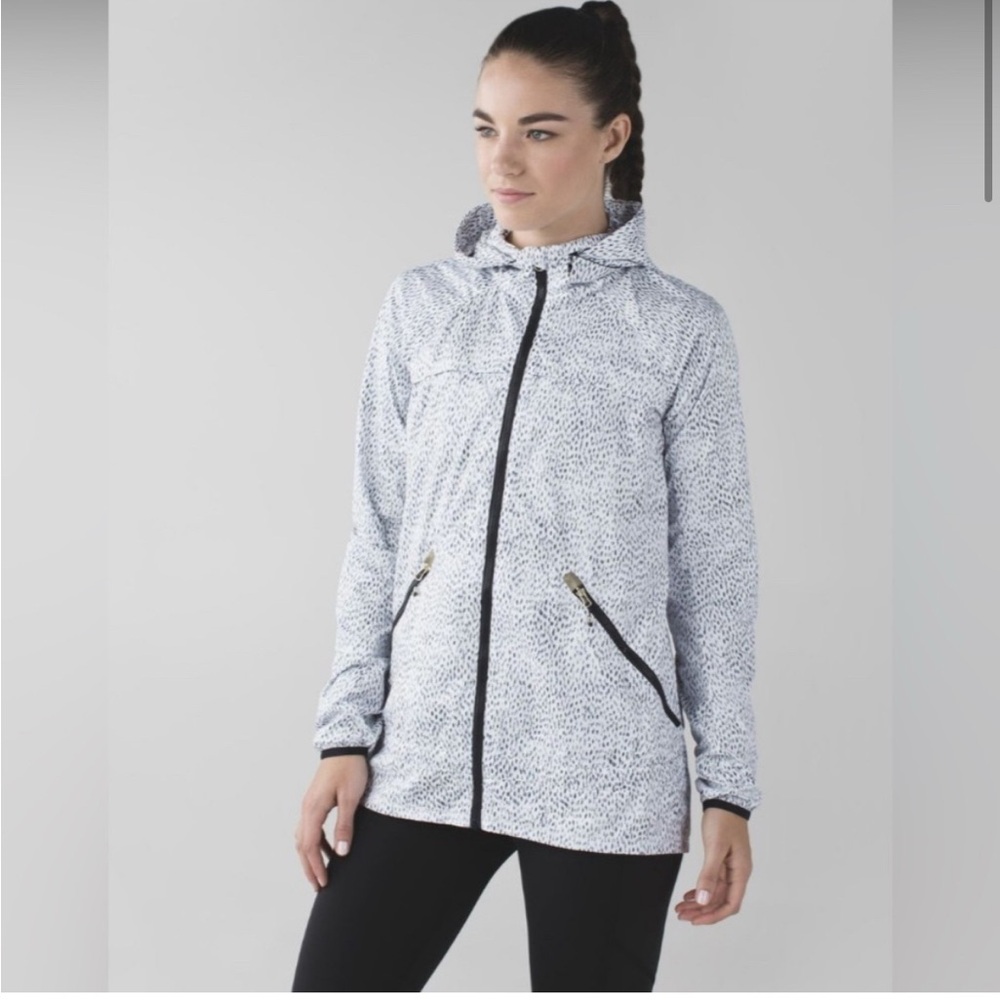 ✨Lululemon Miss Misty Jacket II *Glyde 
Dottie Dash White Black Sz 4